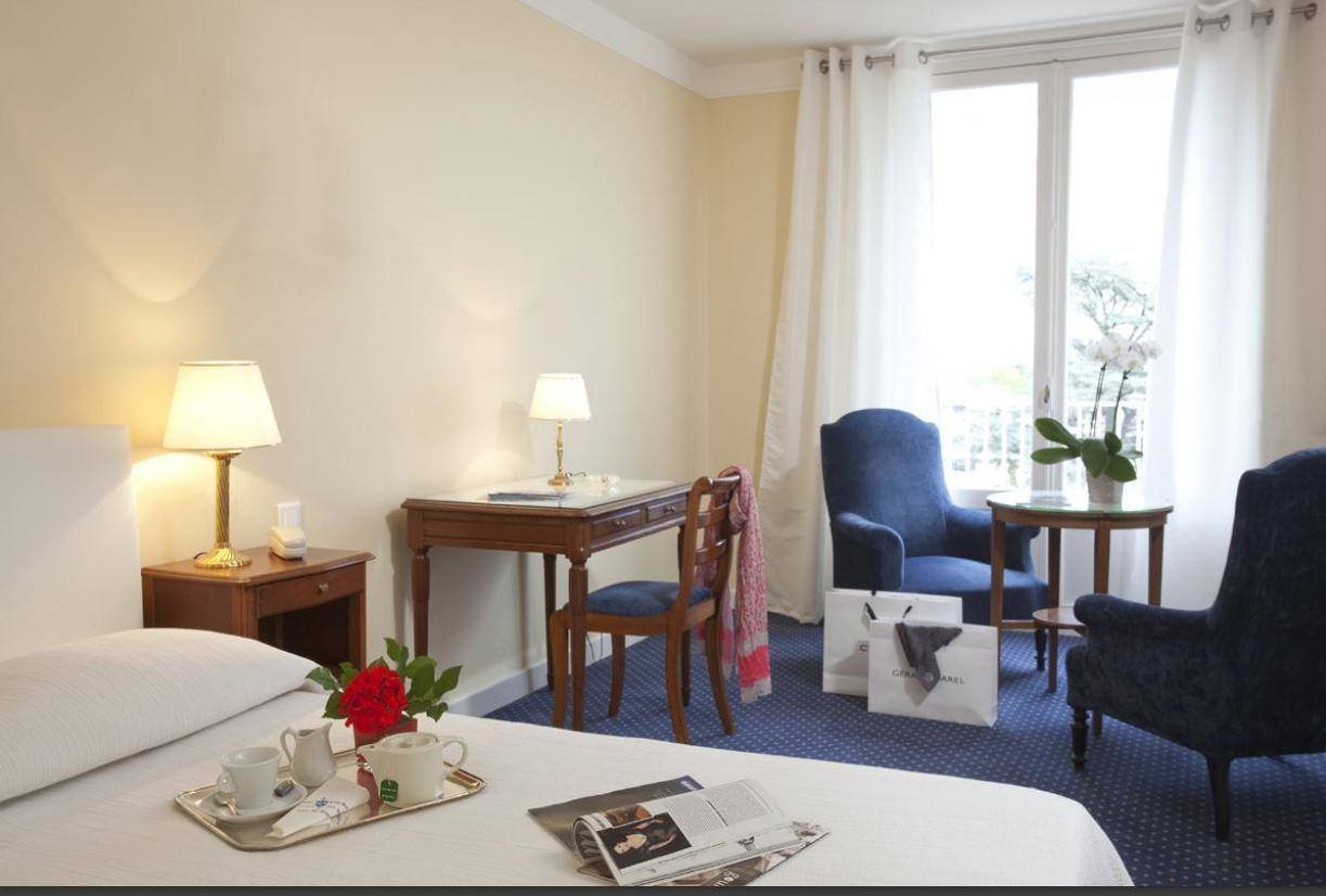 Logis Hotel Royal Saint-Mart Royat Εξωτερικό φωτογραφία