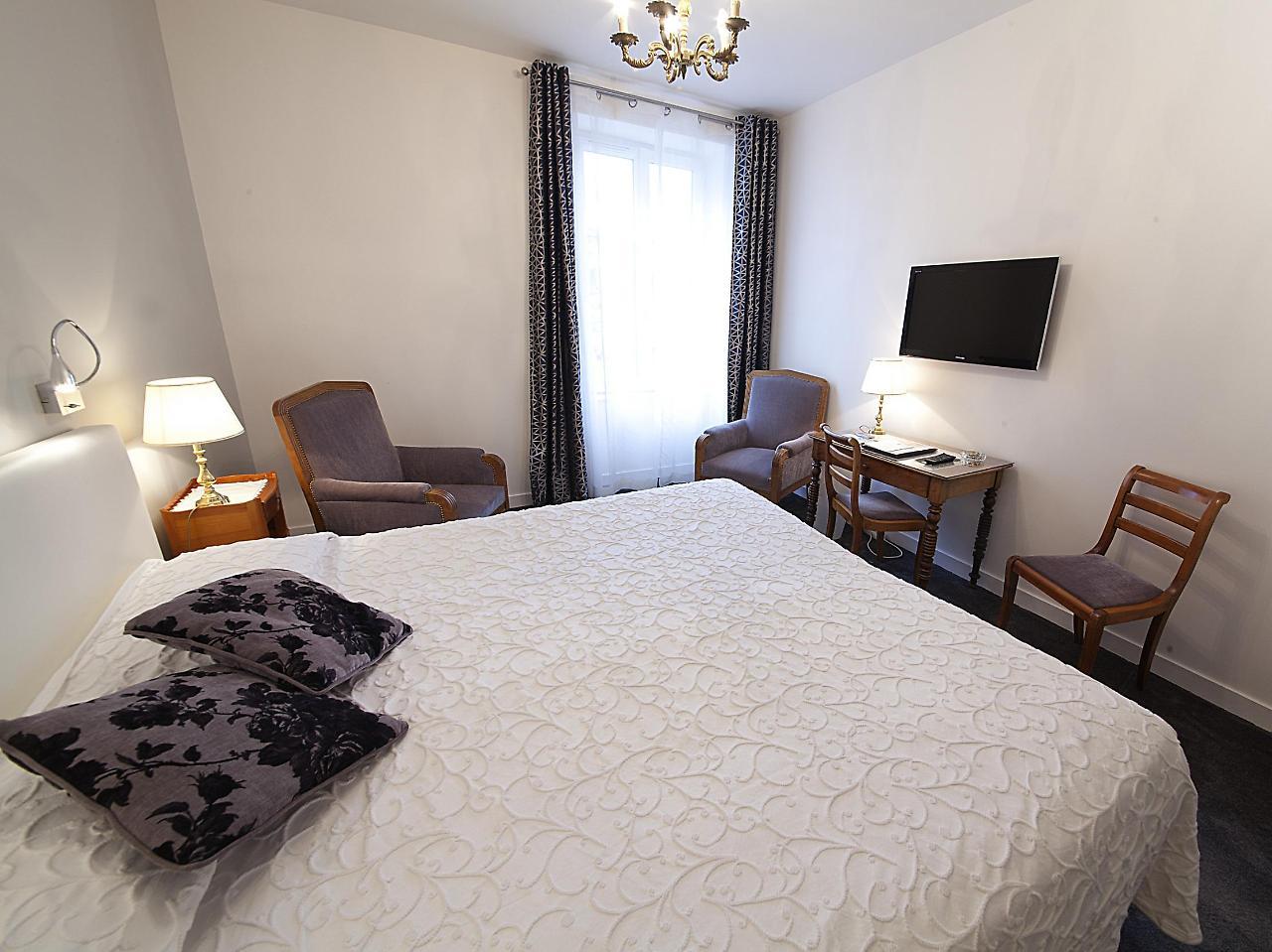 Logis Hotel Royal Saint-Mart Royat Εξωτερικό φωτογραφία