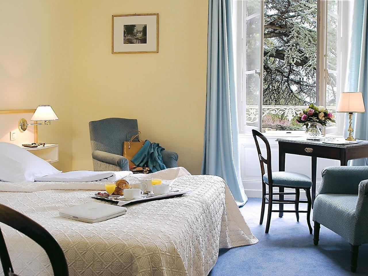 Logis Hotel Royal Saint-Mart Royat Εξωτερικό φωτογραφία