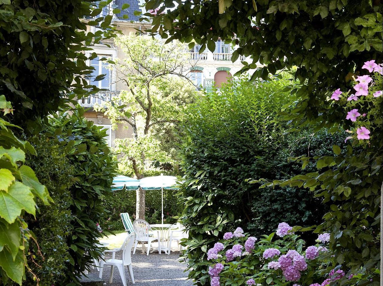 Logis Hotel Royal Saint-Mart Royat Εξωτερικό φωτογραφία