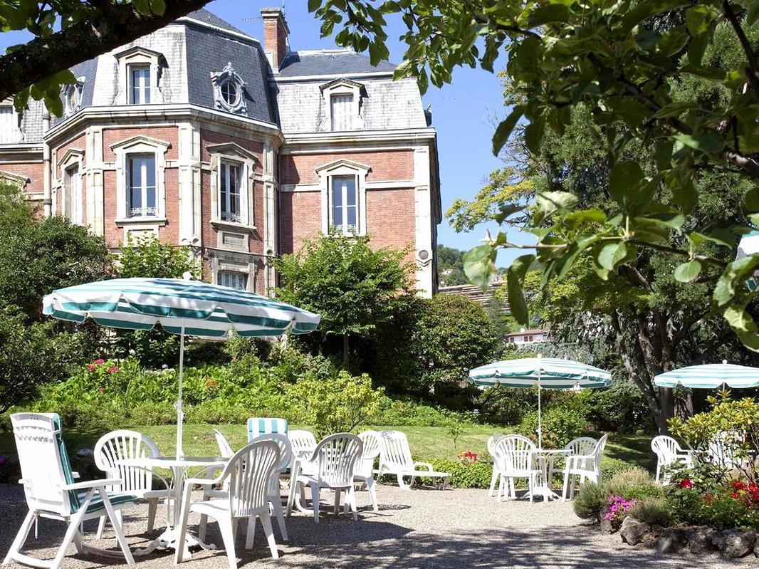Logis Hotel Royal Saint-Mart Royat Εξωτερικό φωτογραφία