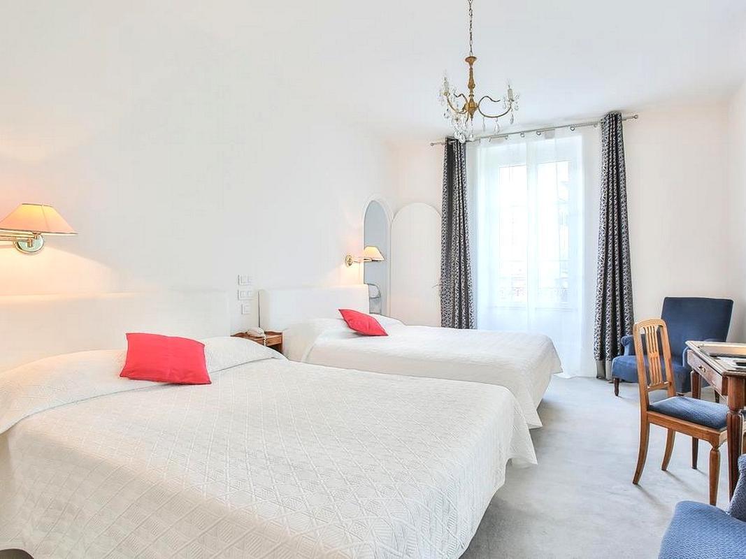 Logis Hotel Royal Saint-Mart Royat Εξωτερικό φωτογραφία