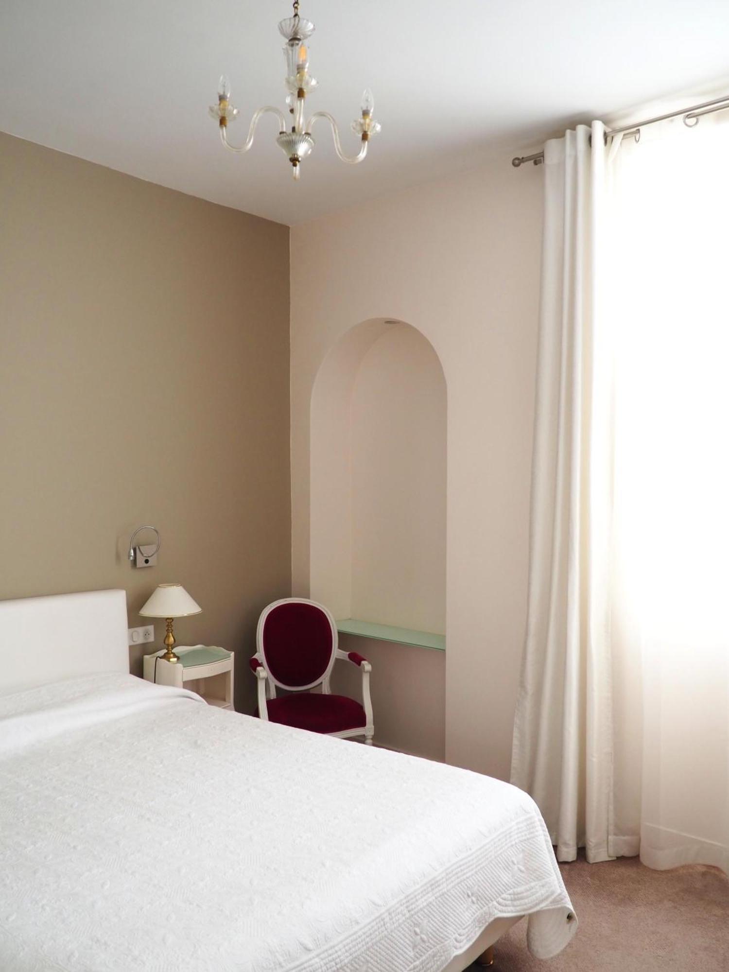 Logis Hotel Royal Saint-Mart Royat Εξωτερικό φωτογραφία