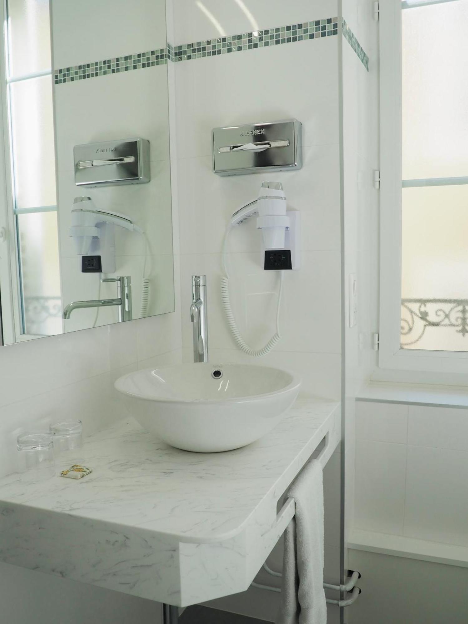 Logis Hotel Royal Saint-Mart Royat Εξωτερικό φωτογραφία