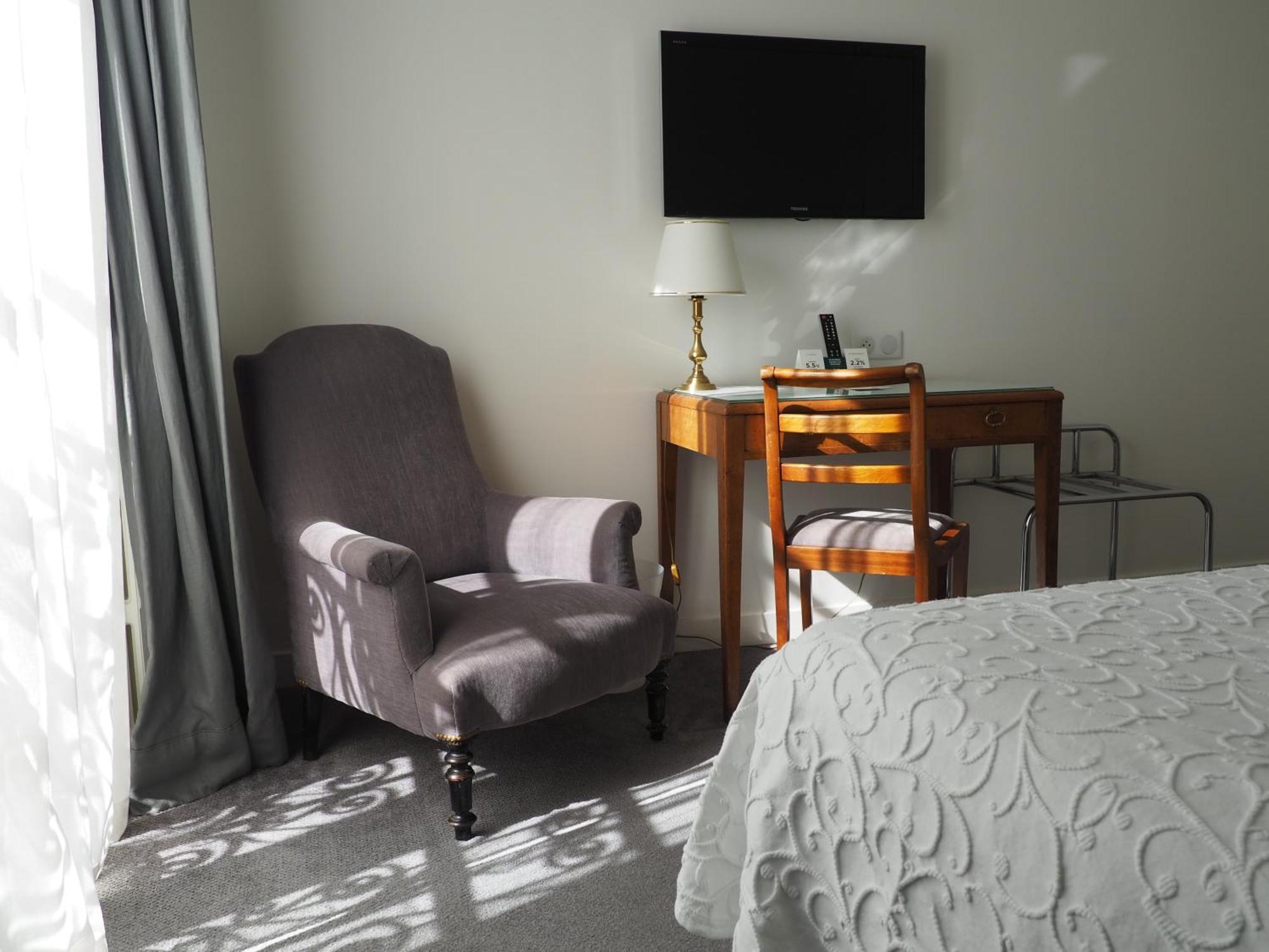 Logis Hotel Royal Saint-Mart Royat Εξωτερικό φωτογραφία