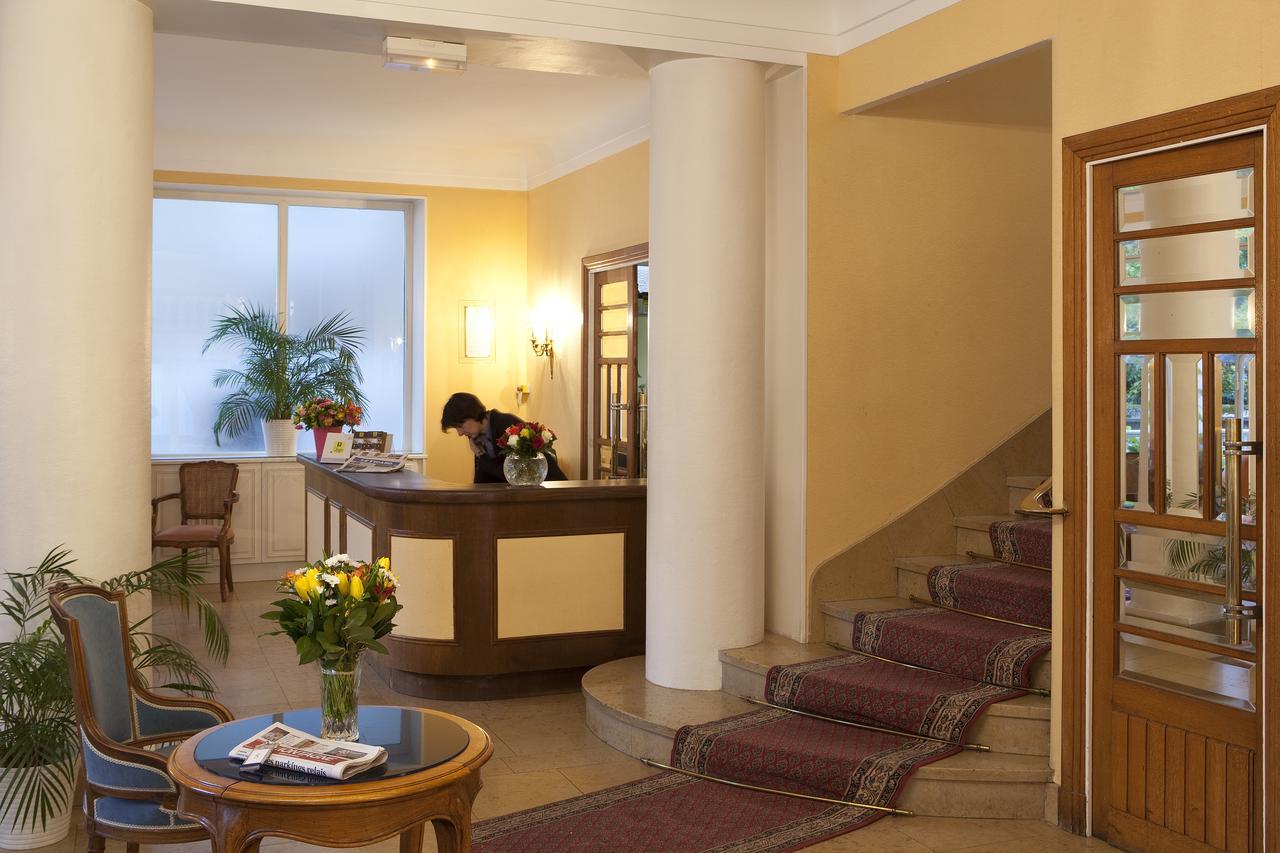 Logis Hotel Royal Saint-Mart Royat Εξωτερικό φωτογραφία